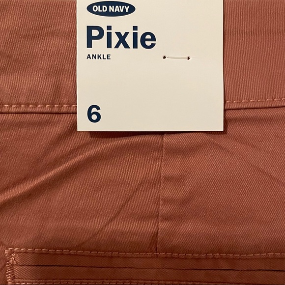 Old Navy Size 6 Ankle Pixie Pants - Picture 2 of 4